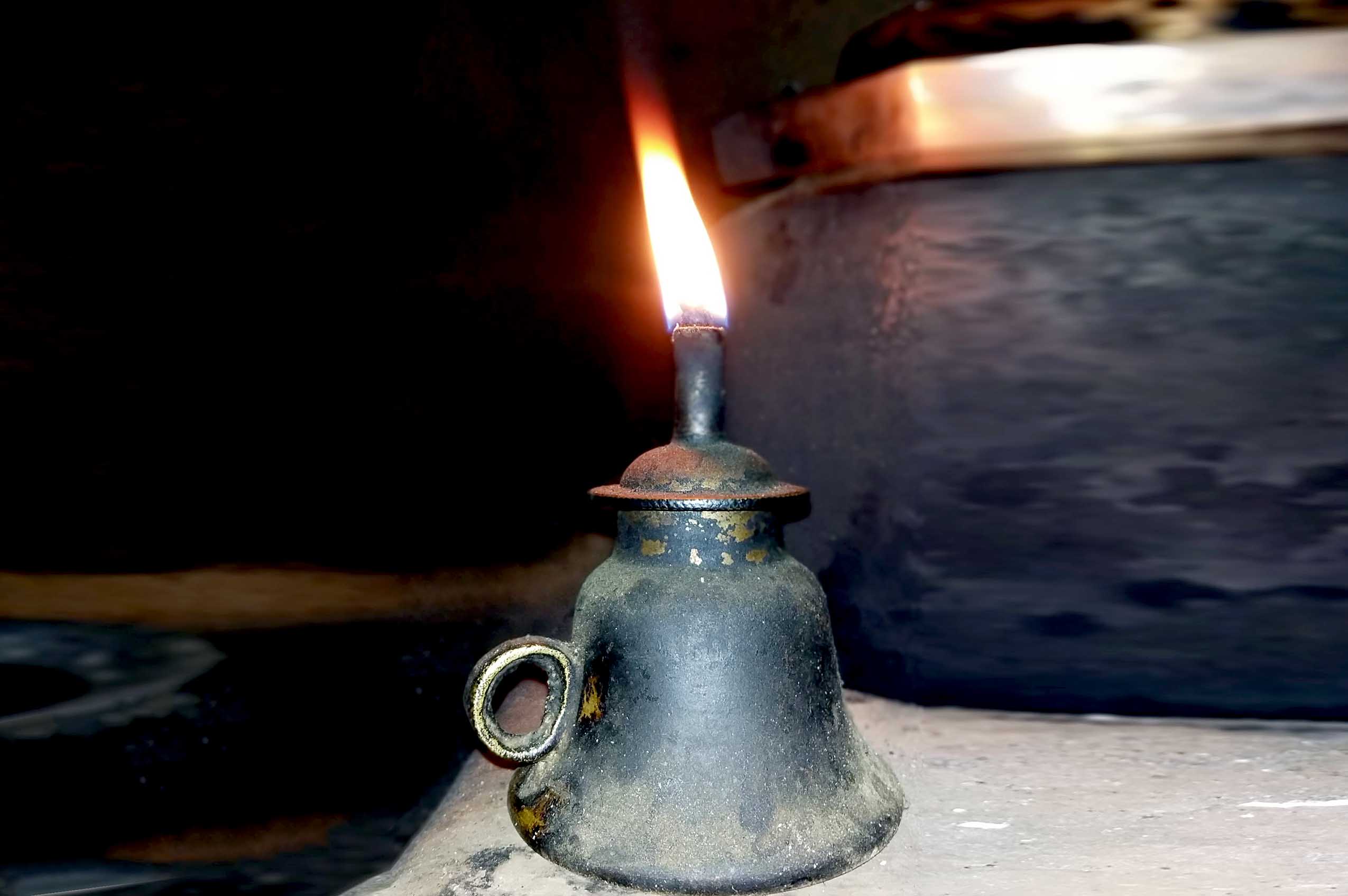 चितवनका बासिन्दा अझै पनि टुकी बत्तीको भरमा