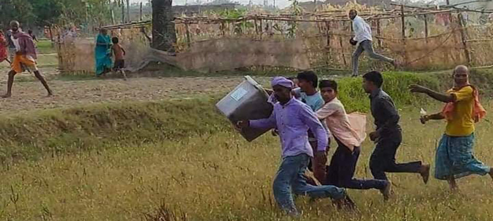 झडपपछि लुटियो रौतहटमा मतपेटिका