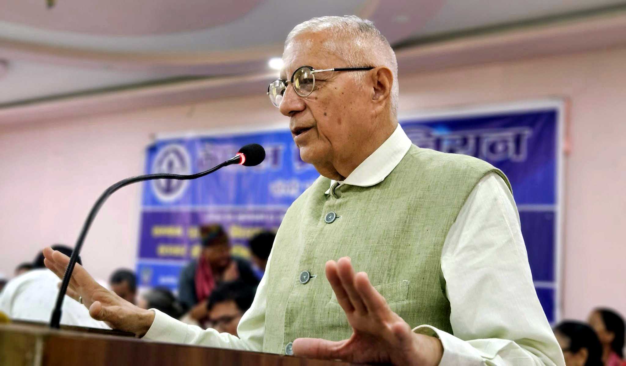 सरकार अधिनायवादतर्फ उन्मुख छ : डा. शेखर कोइराला