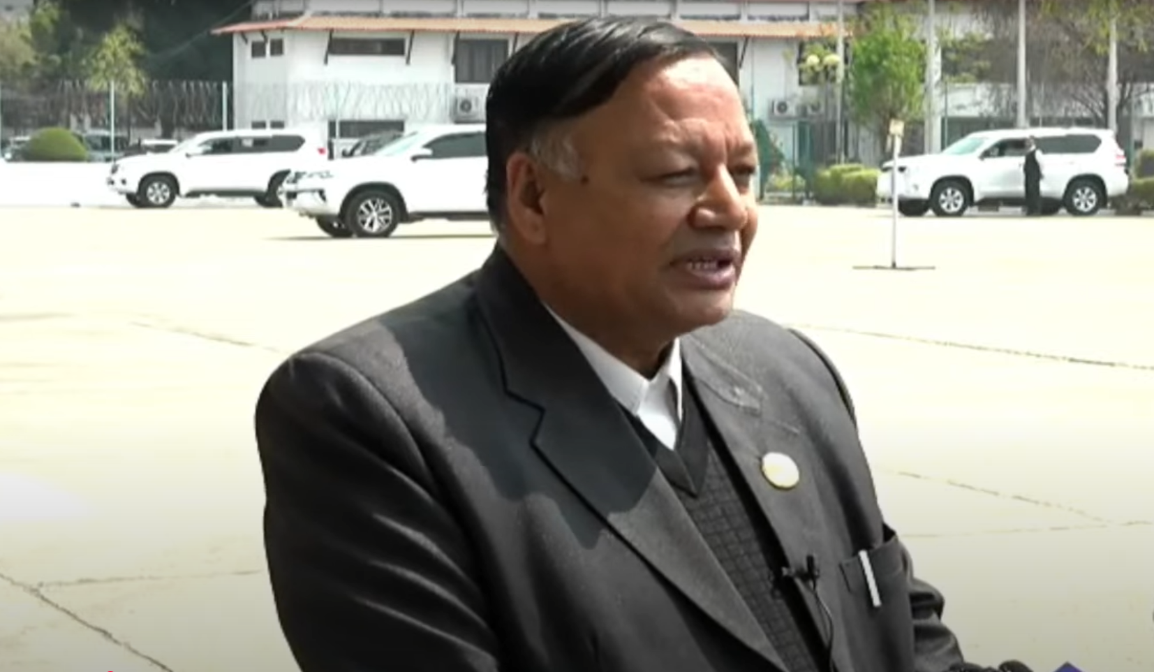 कुलमान घिसिङ जस्तो योग्य कर्मचारीलाई यो सरकारले अपमान गर्नु खेदजनक : देवेन्द्र पौडेल