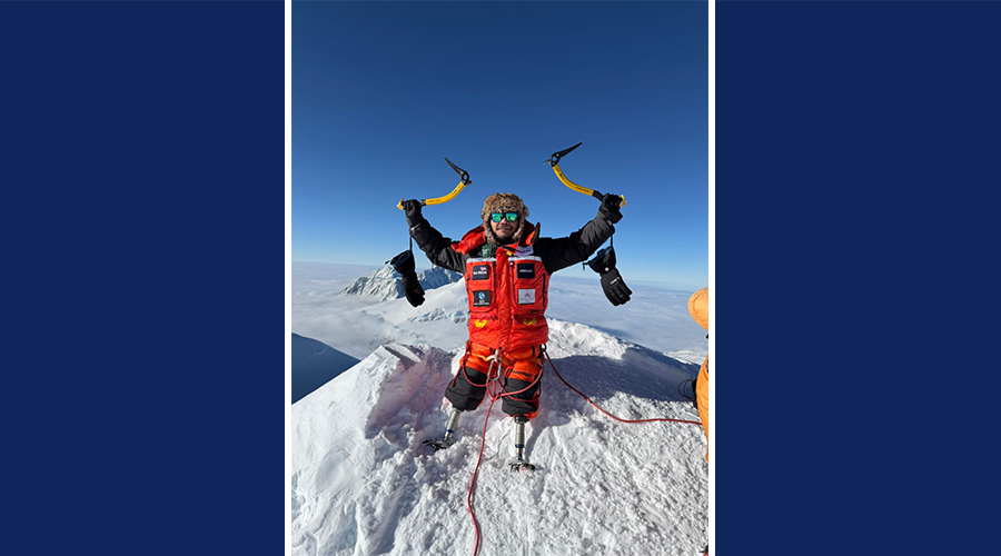 अपाङ्गता भएका हरि बुढा मगरद्वारा माउन्ट भिन्सनको सफलतापूर्वक आरोहण