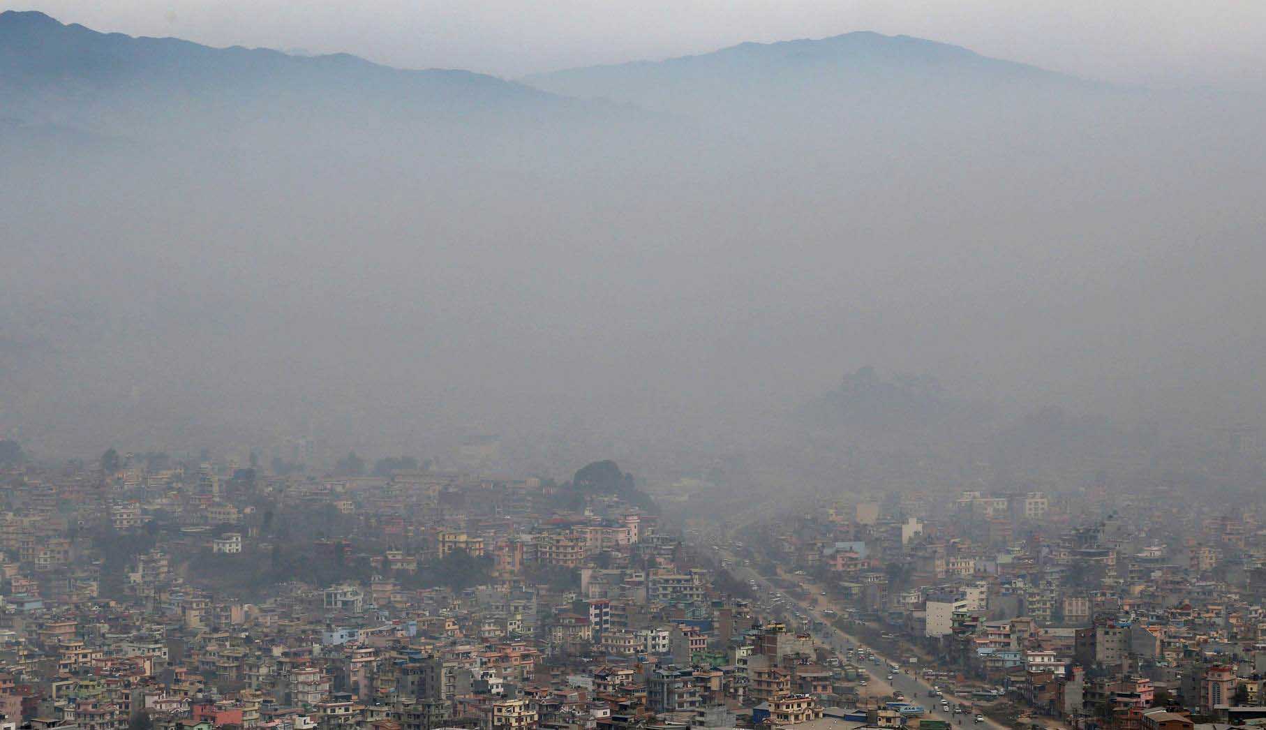 काठमाडौँ उपत्यकाको आकाशबाट तुवाँलो नहट्ने