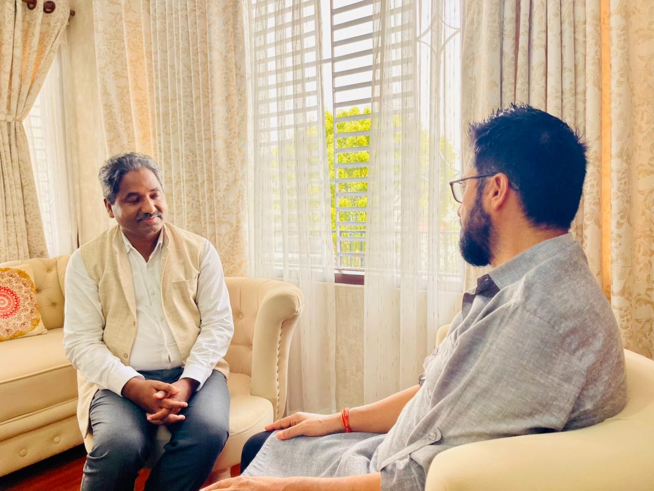 प्रभू साह र रवि लामिछानेबीच भेटवार्ता : सरकारले मधेसलाई प्राथमिकता दिने