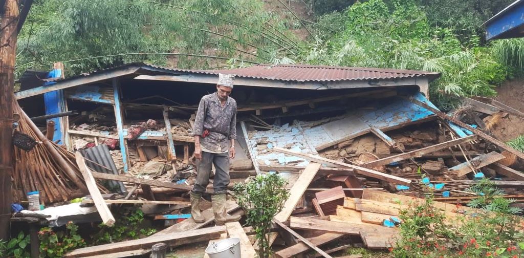 इलामलाई ३ महिना संकटग्रस्त क्षेत्र घोषणा