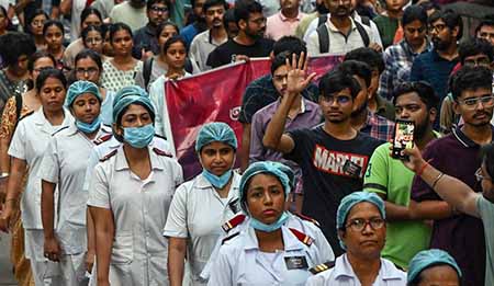 कोलकाता बलात्कार-हत्या काण्ड, आवासीय डाक्टरहरूको हडताल