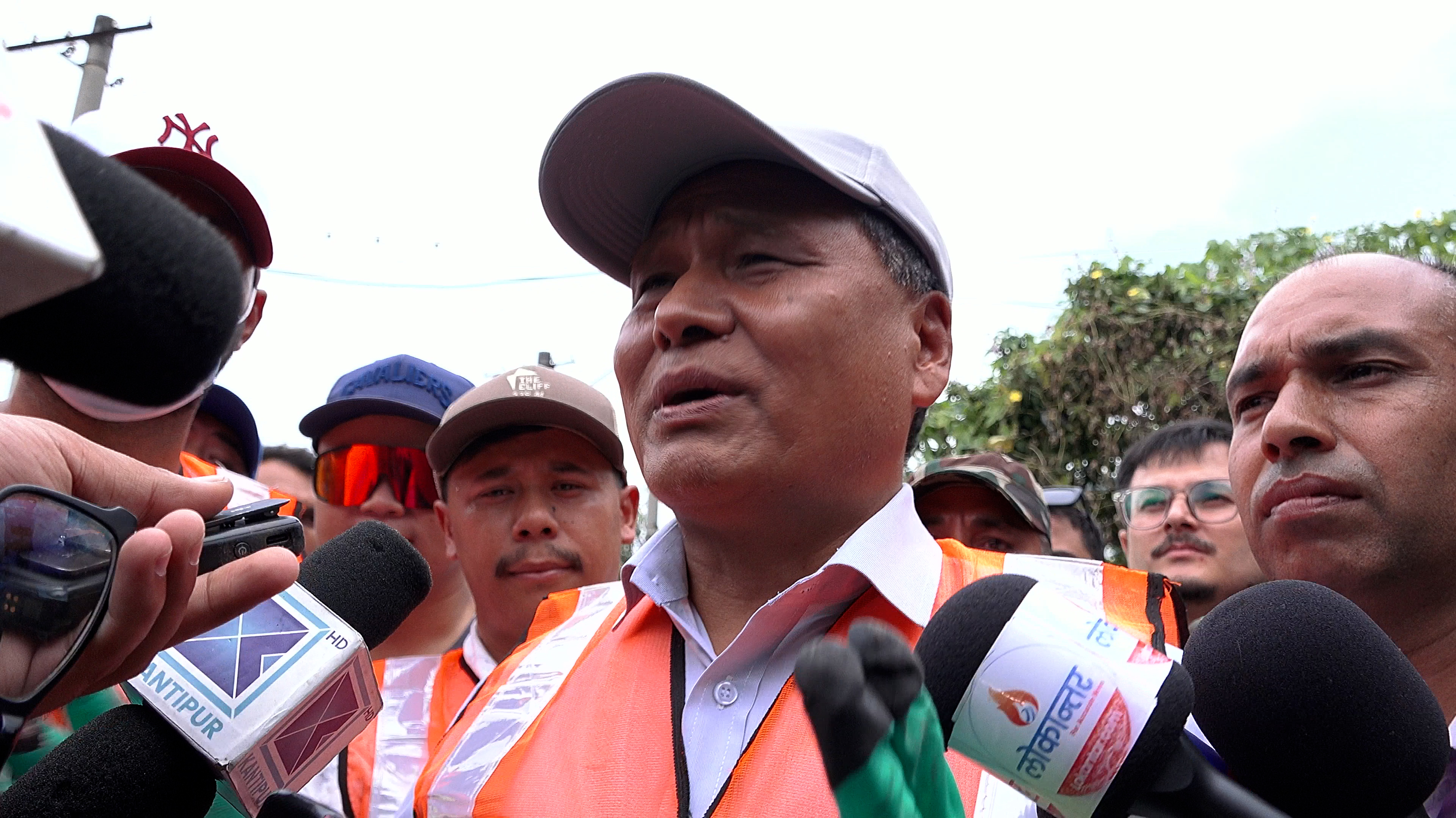 दुई खर्ब बराबरको संरचना नष्ट भयो, अब सबै मिलेर पुनर्निर्माण गरौं : मन्त्री घिसिङ