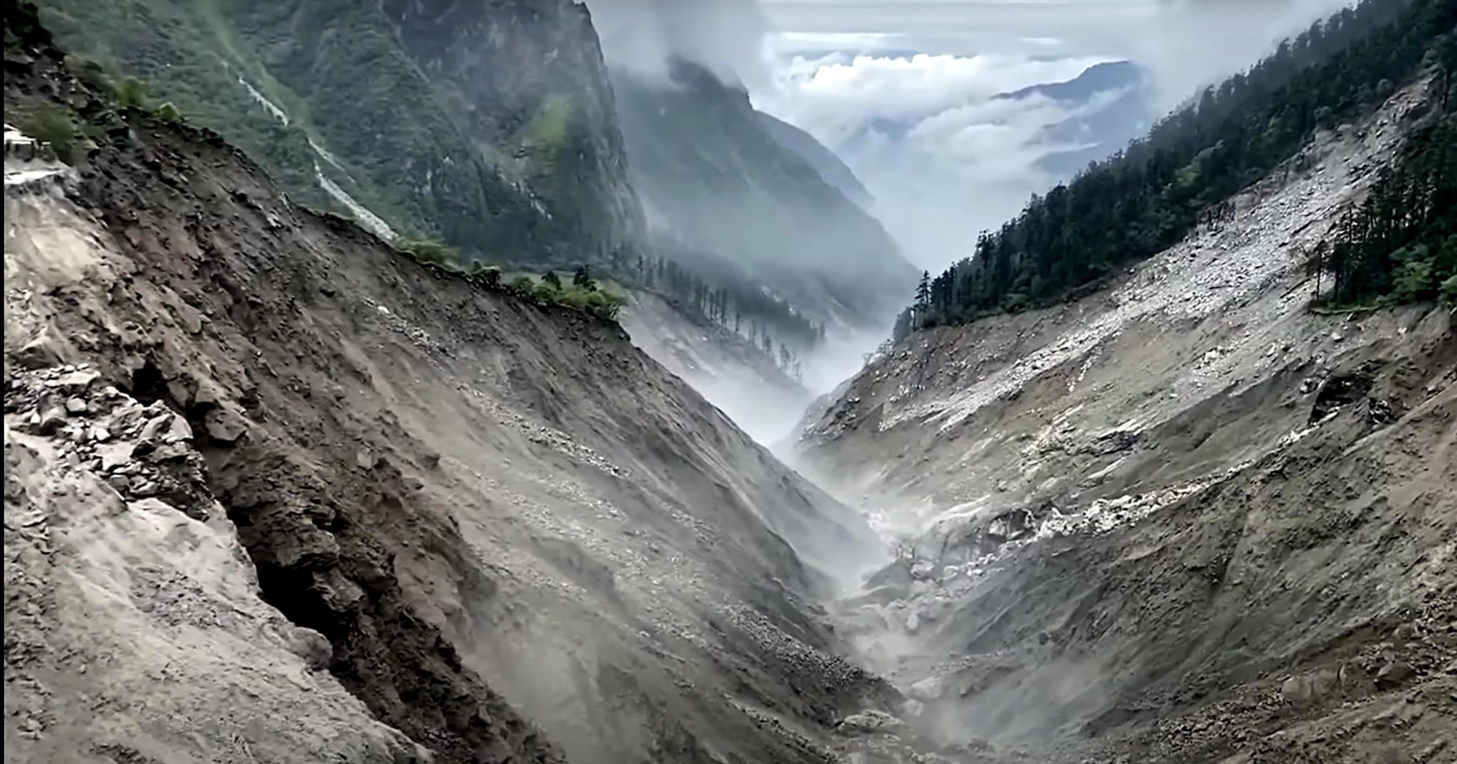 गेग्य्रान बग्दा मेलम्चीमा ठूलो क्षति, हेरौं भेर्माथाङ्गको तस्विरहरु