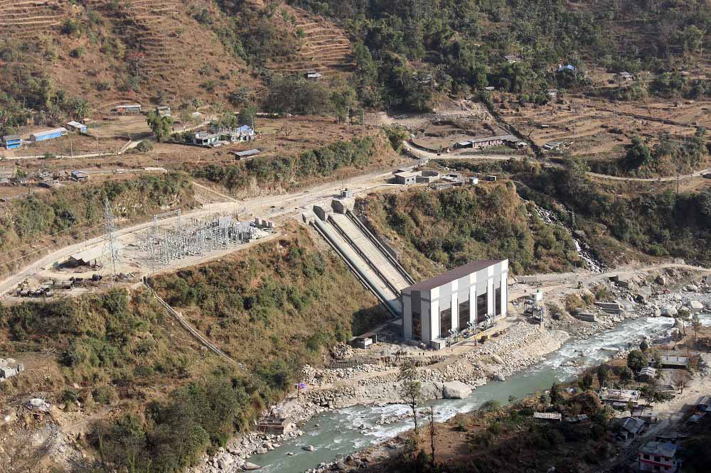 जलविद्युतका कारण बसाइँ सर्दै