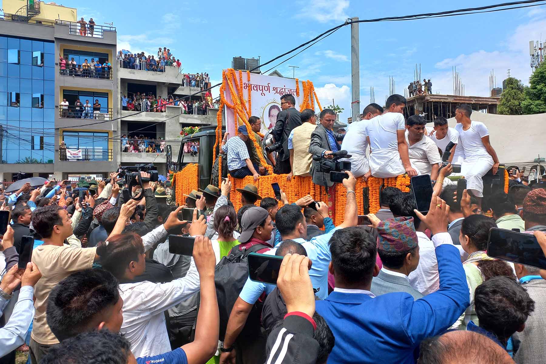 दाहालको पार्थिव शरीर अन्त्येष्टिका लागि आर्यघाटमा