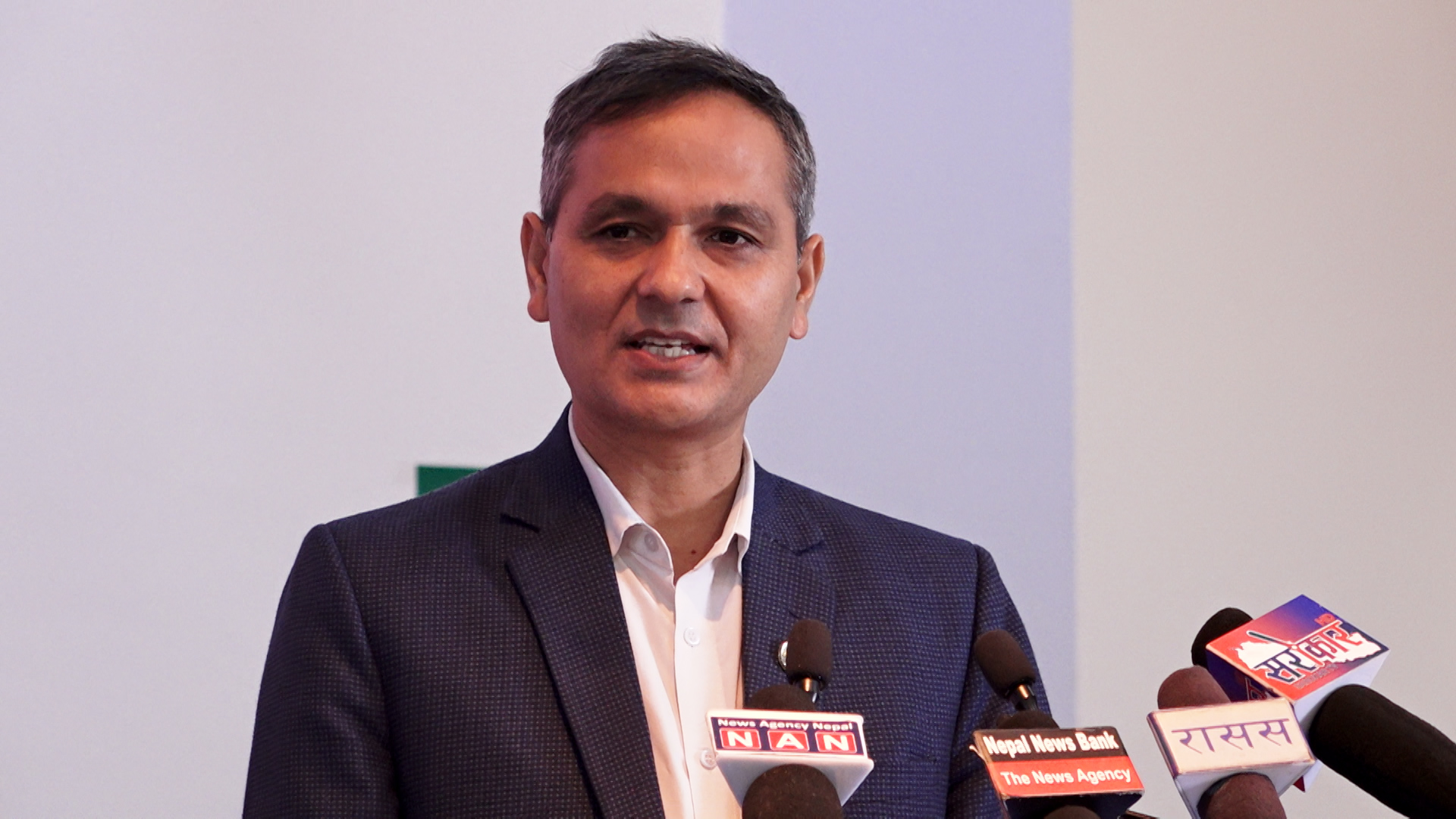 गृहमन्त्रीलाई हटाउने निर्णय नभएको प्रधानमन्त्री कार्यालयको स्पष्टिकरण