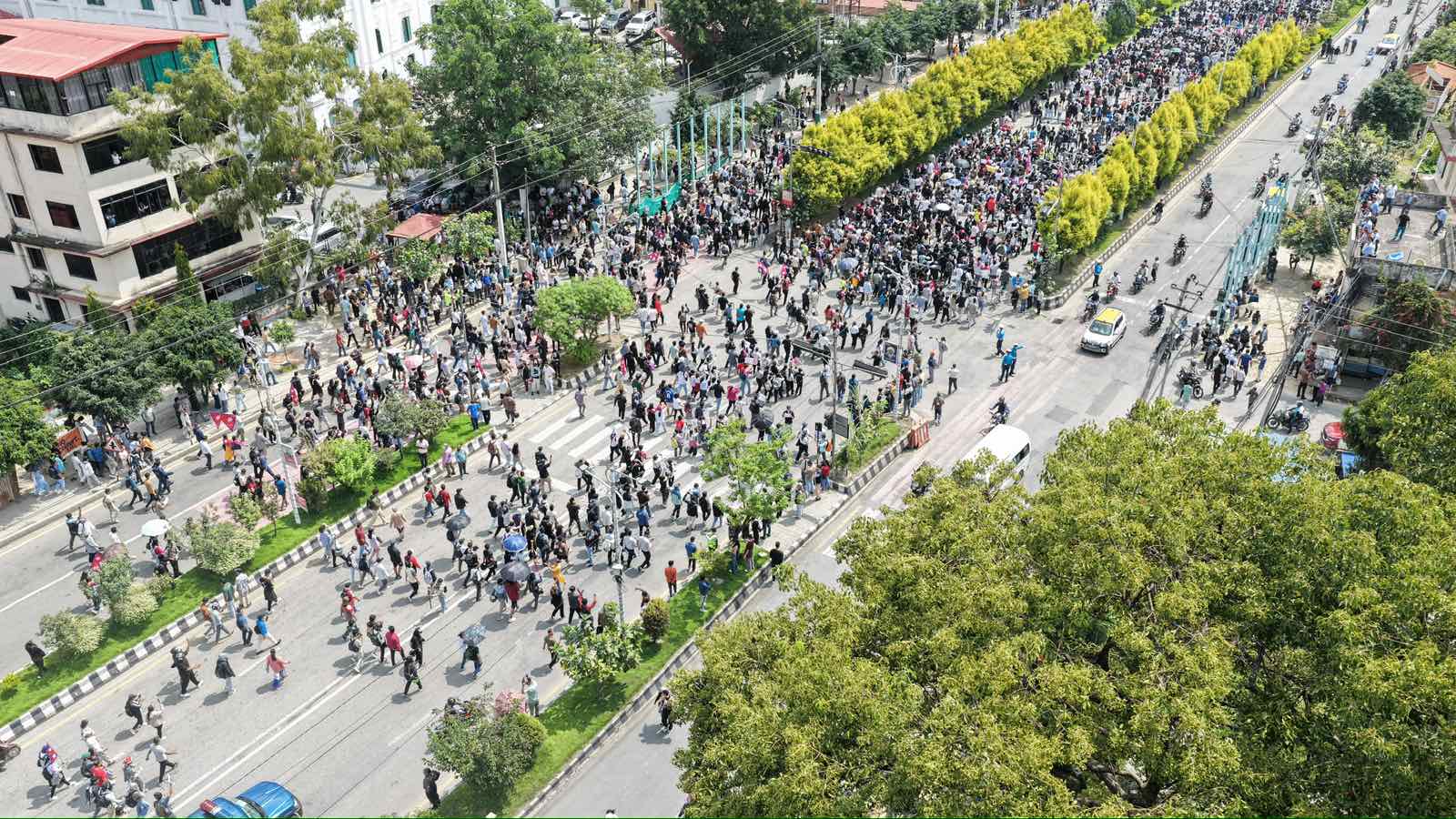 काठमाडौंको माइतीघर–बानेश्वर सडकमा जेन–जी पुस्ताको प्रदर्शन (तस्बिरहरु)