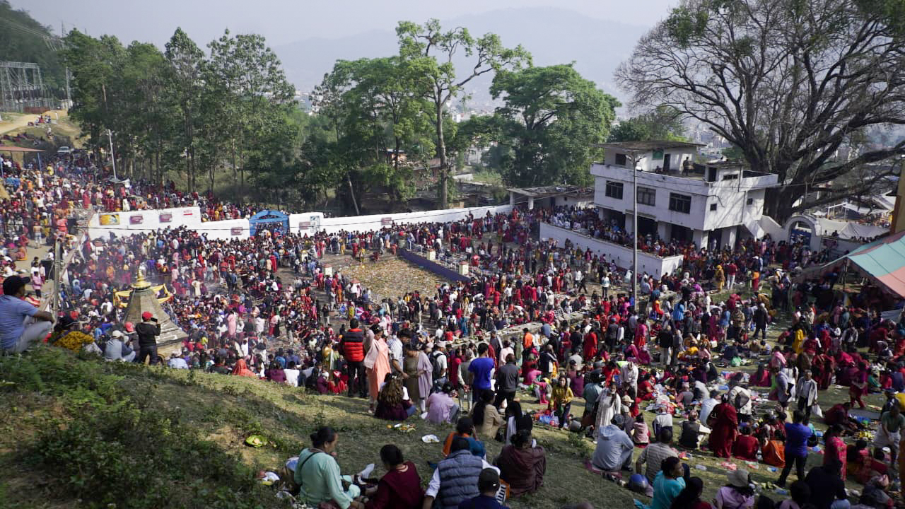 जन्मदिने आमाप्रति श्रद्धा र भक्ति: काठमाडौंको मातातीर्थमा घुइँचो (तस्विरहरु)