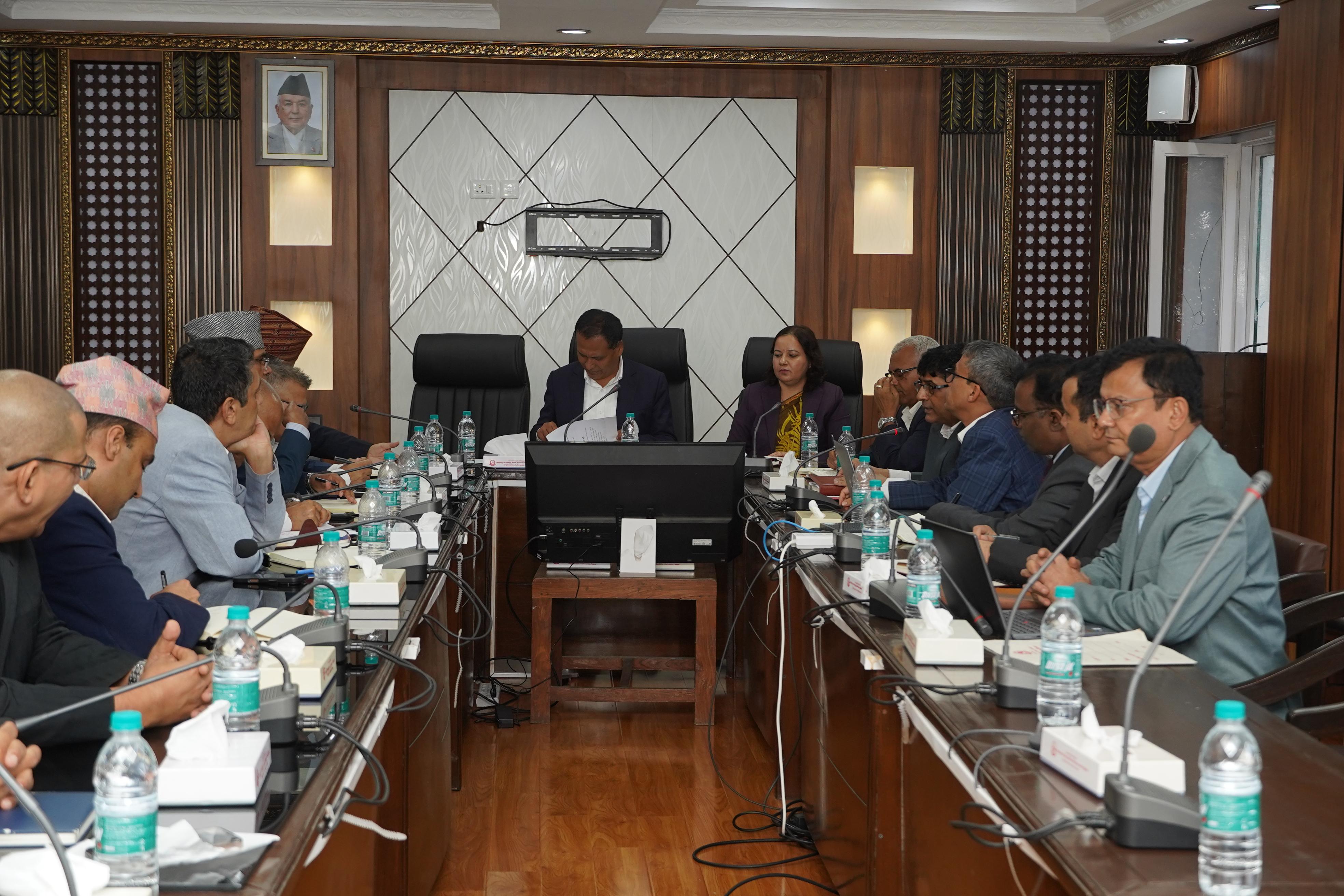 जीर्ण आयोजनाको ठेक्का तोडिने, संसद भवन पुसभित्रै सक्नुपर्ने