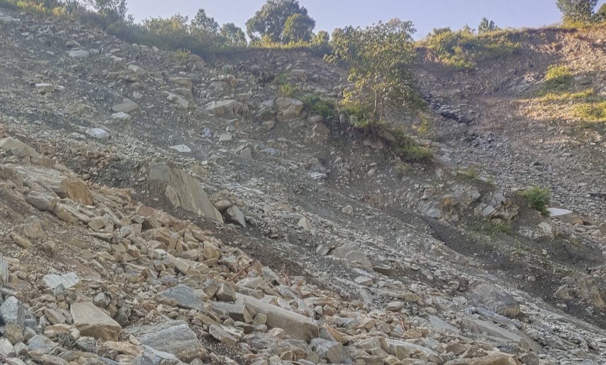 हिलदेवीका ९० परिवार पहिरोको उच्च जोखिममा