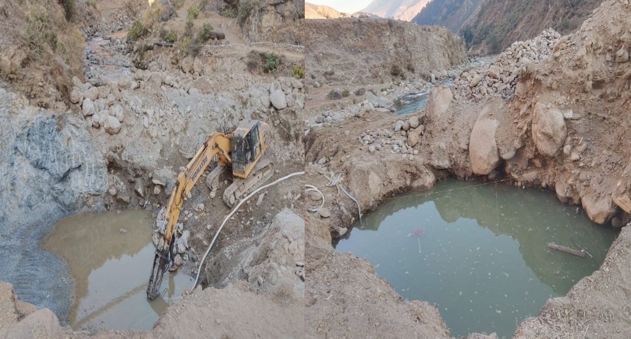 बाजुराको दानासाँघु खोलामा एकैसाथ दुई पुल निर्माण हुँदै