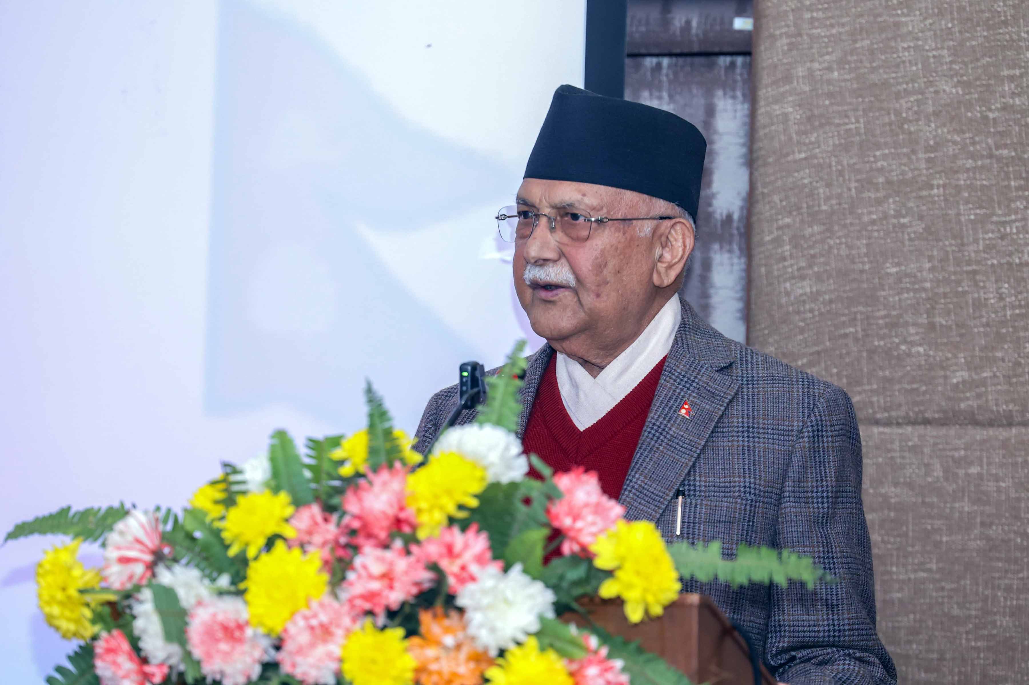 कसरी बिते प्रधानमन्त्री ओलीका सात दिनः ठट्टा, आत्मरति र छेडखानी