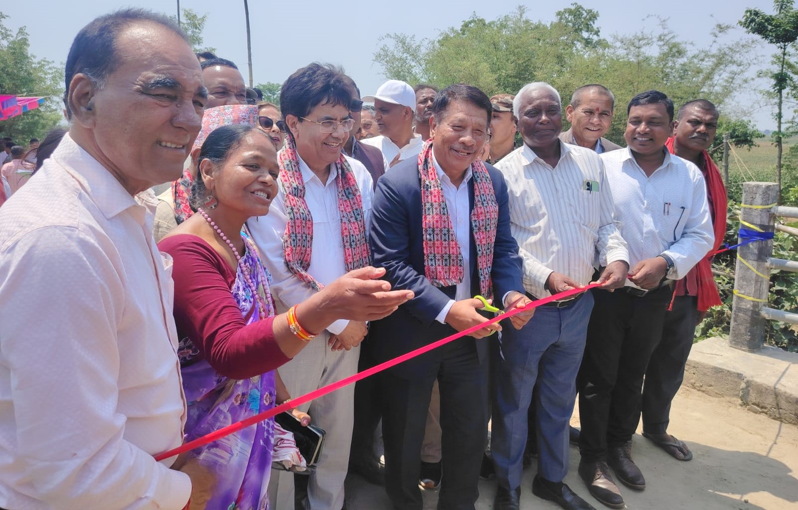 मन्त्री सिंहद्वारा मोरङको सीमावर्ती क्षेत्रका पुलको उद्घाटन
