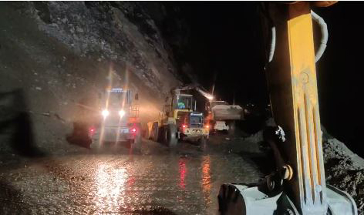 दुईतर्फी खुल्यो मुग्लिन–नारायणगढ सडक