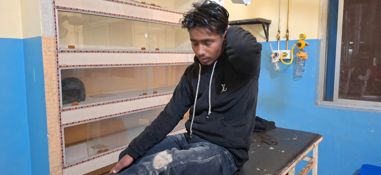 पुरानो रिसिबीका कारण छिमेकीद्वारा दुई युवामाथि छुरा प्रहार