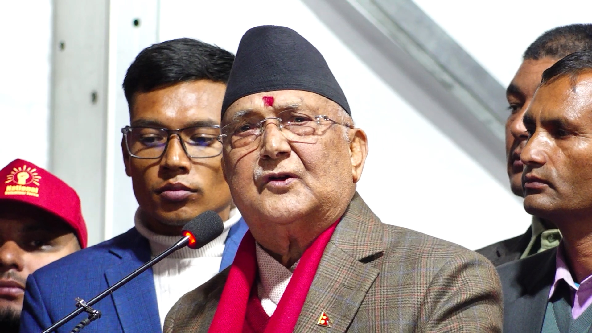 एमाले राष्ट्रियता, लोकतन्त्र र संविधानको रक्षामा अडिग छ : अध्यक्ष ओली