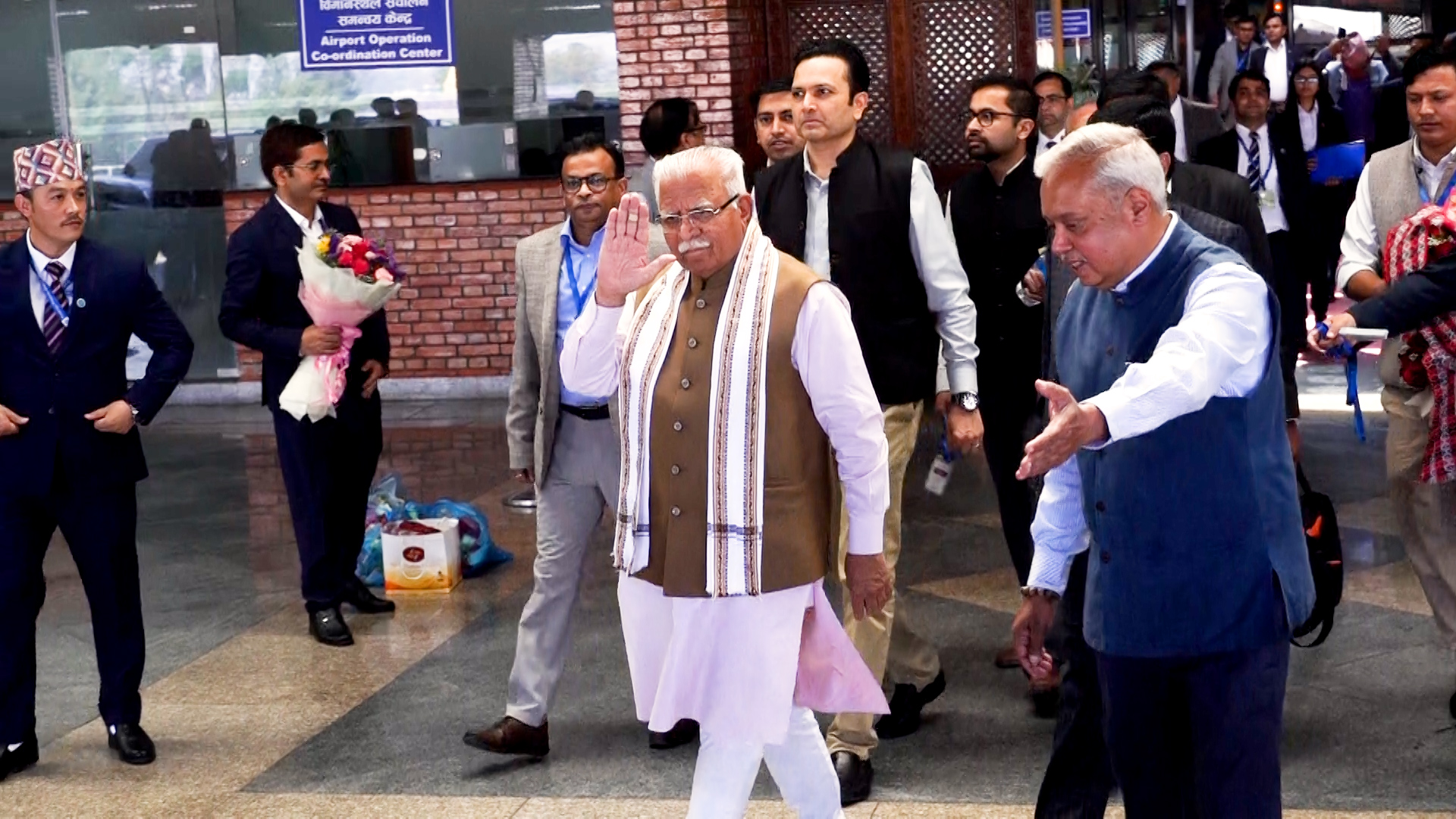 नेपाल आइपुगे भारतीय ऊर्जा मन्त्री मनोहरलाल खट्टर