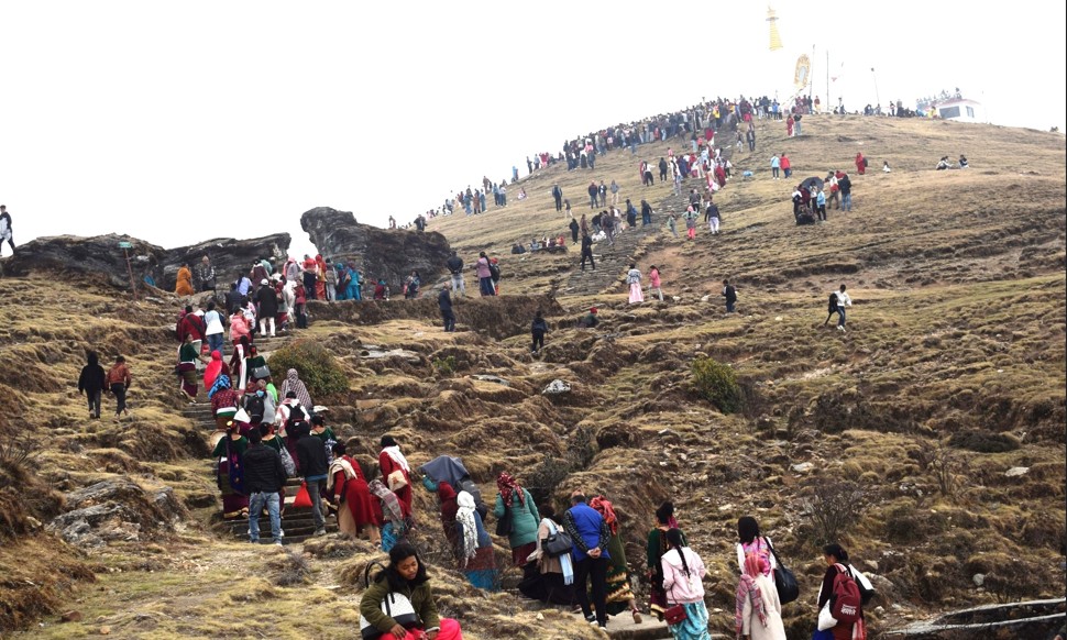 नयाँ वर्षको दिन १० हजारले गरे शैलुङ भ्रमण