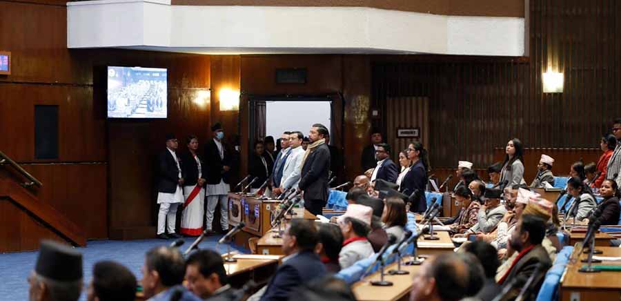 रास्वपा सांसदहरुको अवरोधबीच सभामुखले चलाए संसद