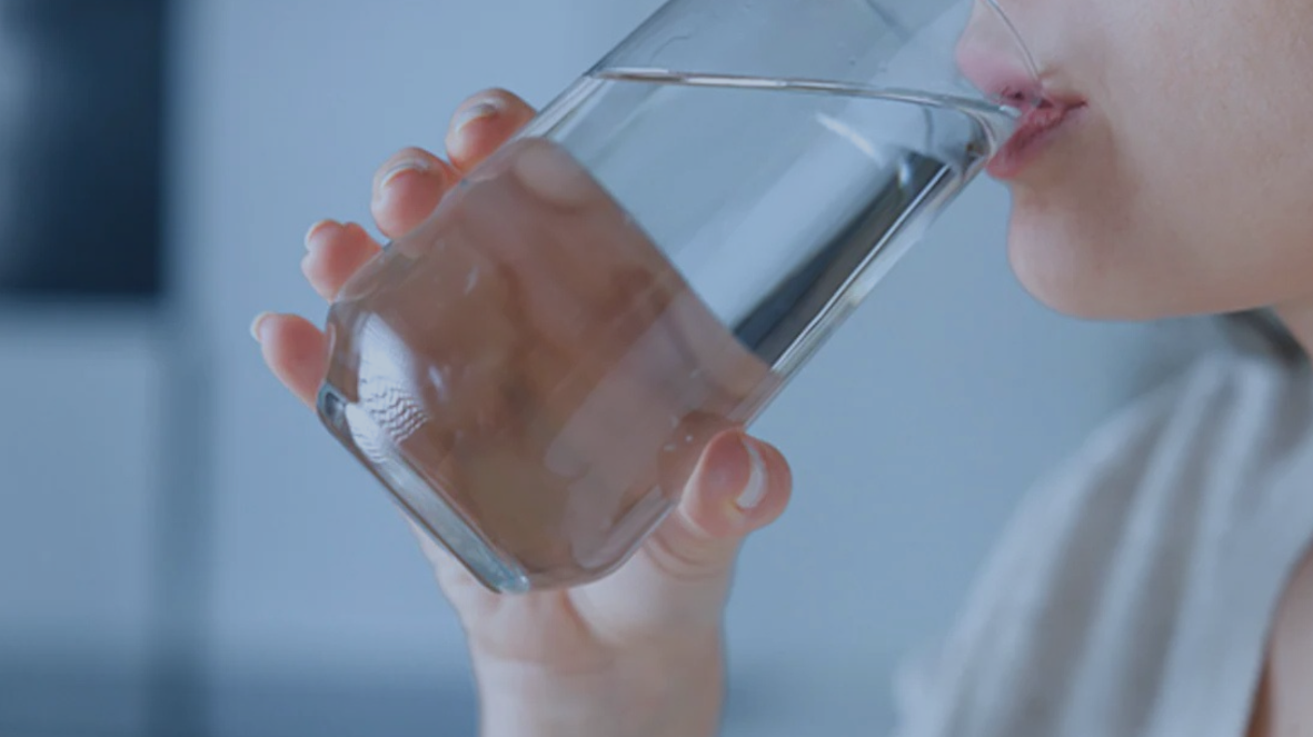 जाडो मौसममा दैनिक कति पानी पिउने ?