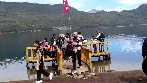 रारातालमा आन्तरिक–बाह्य पर्यटकको घुइँचो लाग्दा राजस्वमा वृद्धि