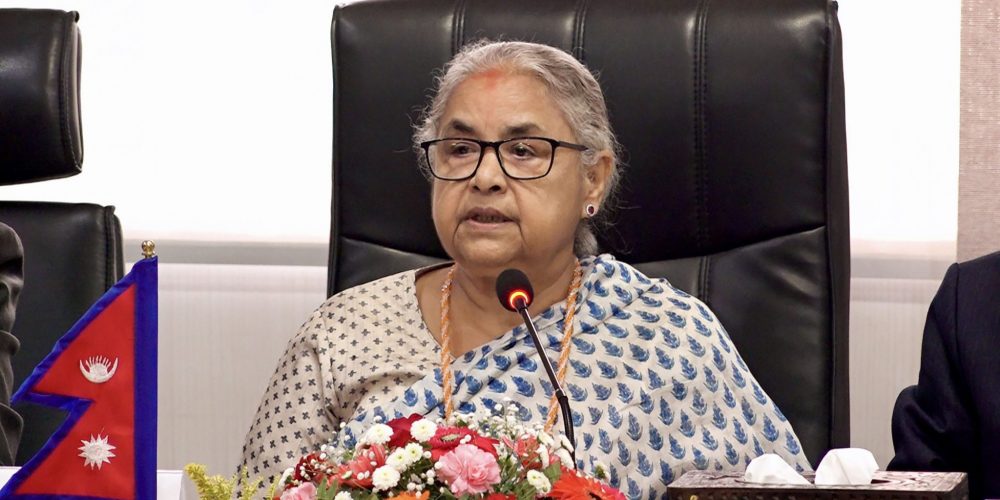 ‘नागरिक समाज’ को अस्त्र उठाएर दल तर्साउँदै प्रधानमन्त्री