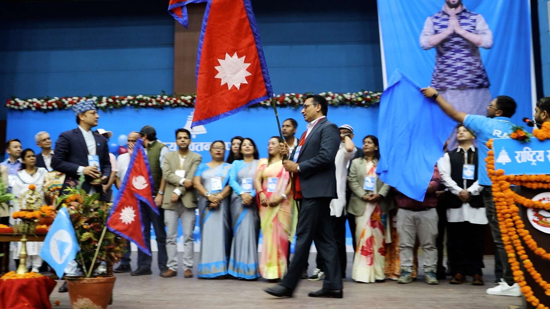 चितवनमा रास्वपा बैठक:  इतिहास निर्माण गर्ने दाबी