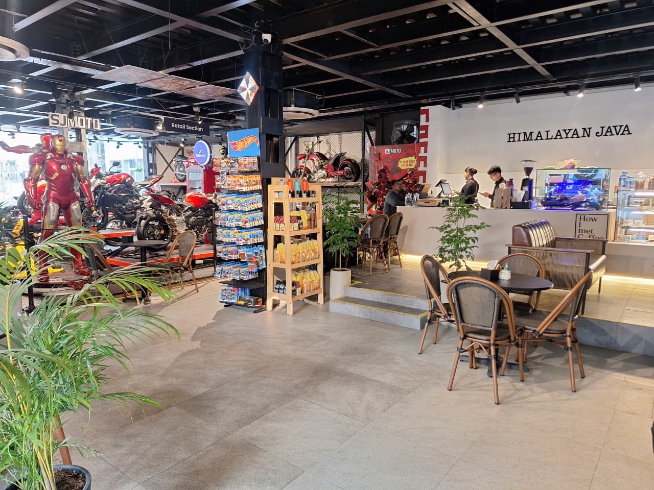 एसजे मोटो र हिमालयन जाभाद्वारा काठमाडौंस्थित आउटलेट नयाँ स्वरूपमा सञ्चालन