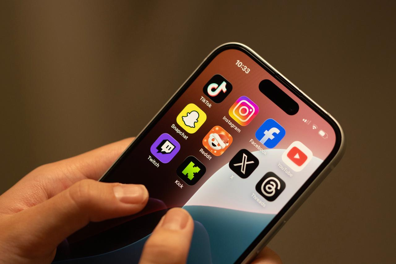 भारतको कर्नाटकमा १६ वर्षमुनिका लागि सामाजिक सञ्जालमा प्रतिबन्ध