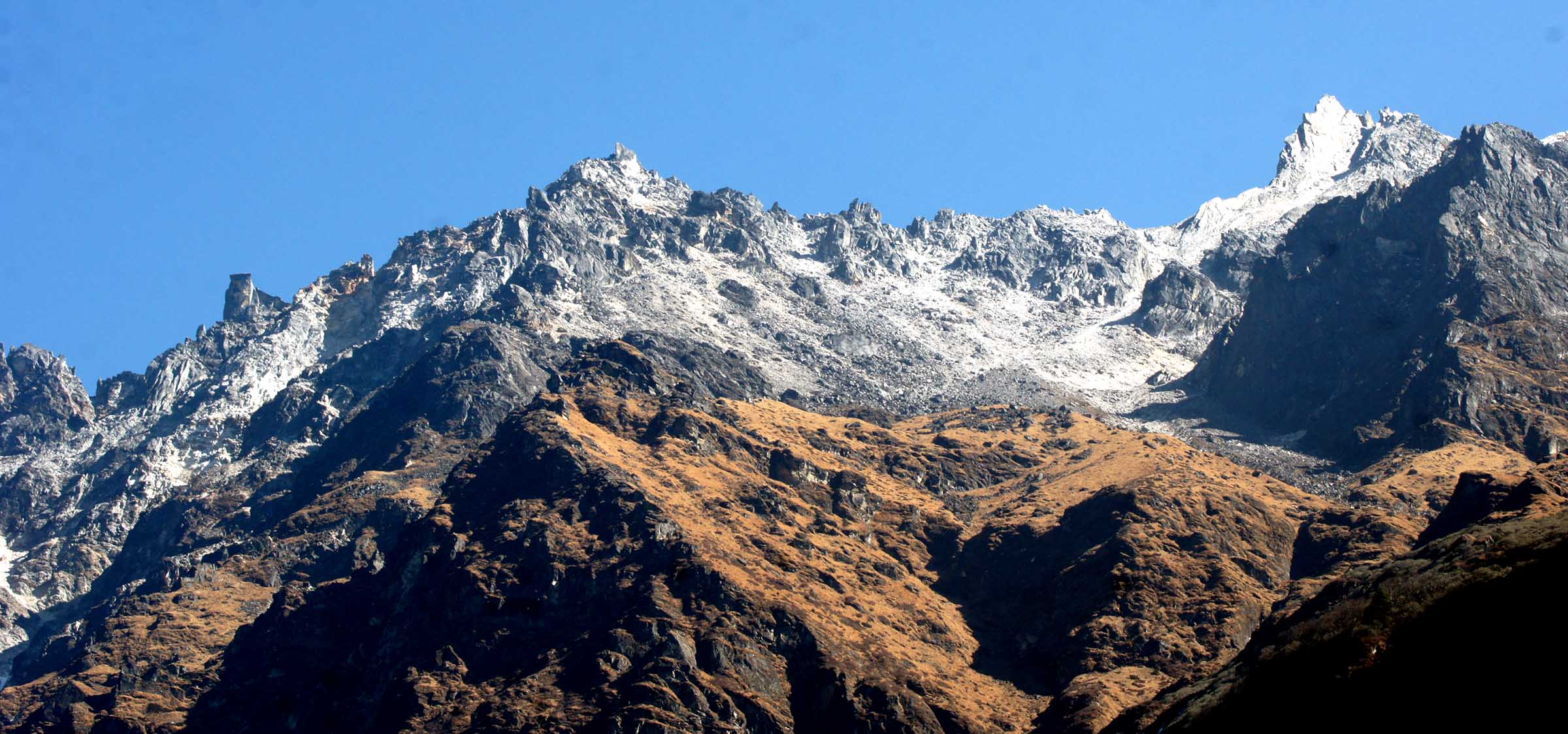 हिमपात नहुँदा जनजीवन प्रभावित