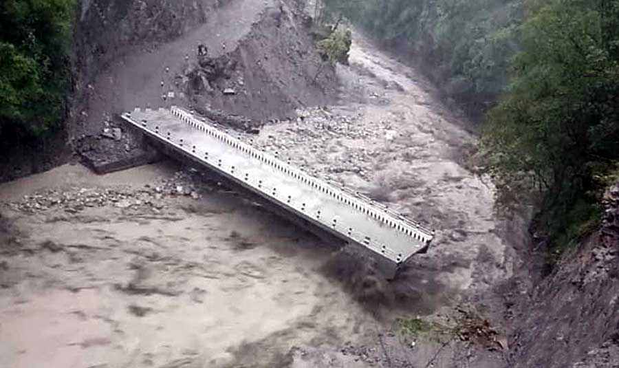 बाढीले ताप्लेजुङको सिरिजंघा र याम्फुदिन गाउँमा व्यापक क्षति