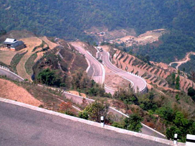 मध्यपहाडी राजमार्ग पोखरामा बजार क्षेत्र छाडेर गाउँ उक्लियो