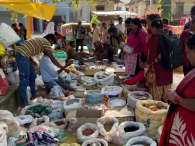 तिहार लाग्यो : हाटबजारमा बढ्यो रंग र भाइमसलाको किनबेच