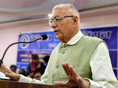 सरकार अधिनायवादतर्फ उन्मुख छ : डा. शेखर कोइराला