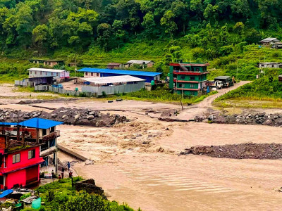 बाढीले मेलम्ची–हेलम्बु सडक अवरुद्ध