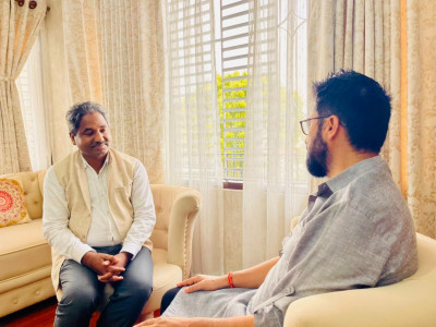 प्रभू साह र रवि लामिछानेबीच भेटवार्ता : सरकारले मधेसलाई प्राथमिकता दिने