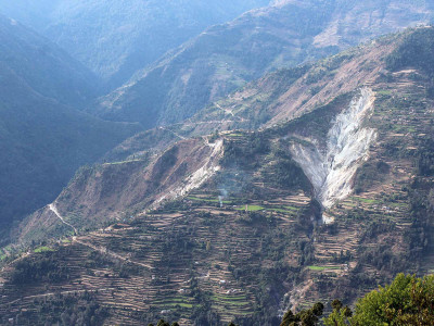 बर्खा लाग्न थालेपछि हुल्दीवासीलाई ज्यान जोगाउने चिन्ता