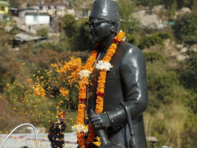 मेलम्चीमा पूर्वप्रधानमन्त्री भट्टराईको पूर्णकदको शालिक