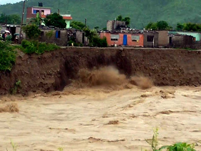 तिनाउ नदीमा बाढीः तटीय क्षेत्रमा उच्च सतर्कता अपनाउन आग्रह