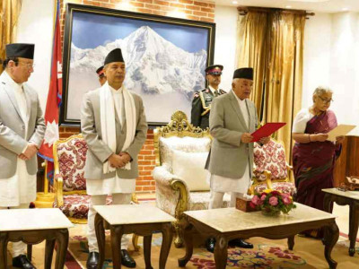 पहिलो महिला प्रधानमन्त्रीले लिईन शपथ