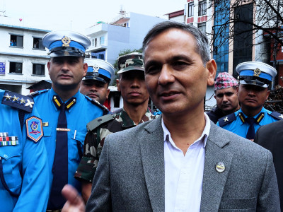 गृहमन्त्री अर्यालद्वारा उपत्यका ट्राफिक प्रहरी कार्यालयको अनुगमन