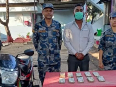 स्रोत नखुलेको १० लाख रुपैंयाँसहित एक युवक पक्राउ