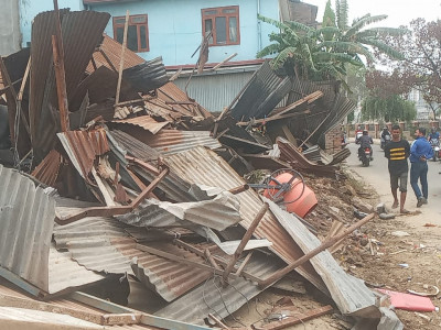 महानगरले चलायो कवाड संकलन केन्द्रमा डोजर