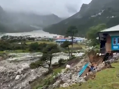 सप्तकोसीमा पानीको सतह बढ्दै, सोलुमा थामे खोलाले ५ घर बगायो