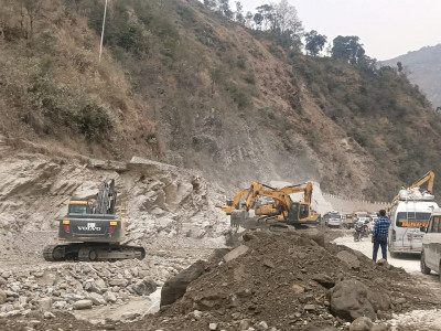 बिपी मार्गको अस्थायी मर्मत कार्य तीव्र