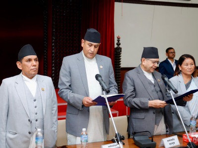 संसदीय सुनुवाइ समितिका सभापति खतिवडाले लिए शपथ